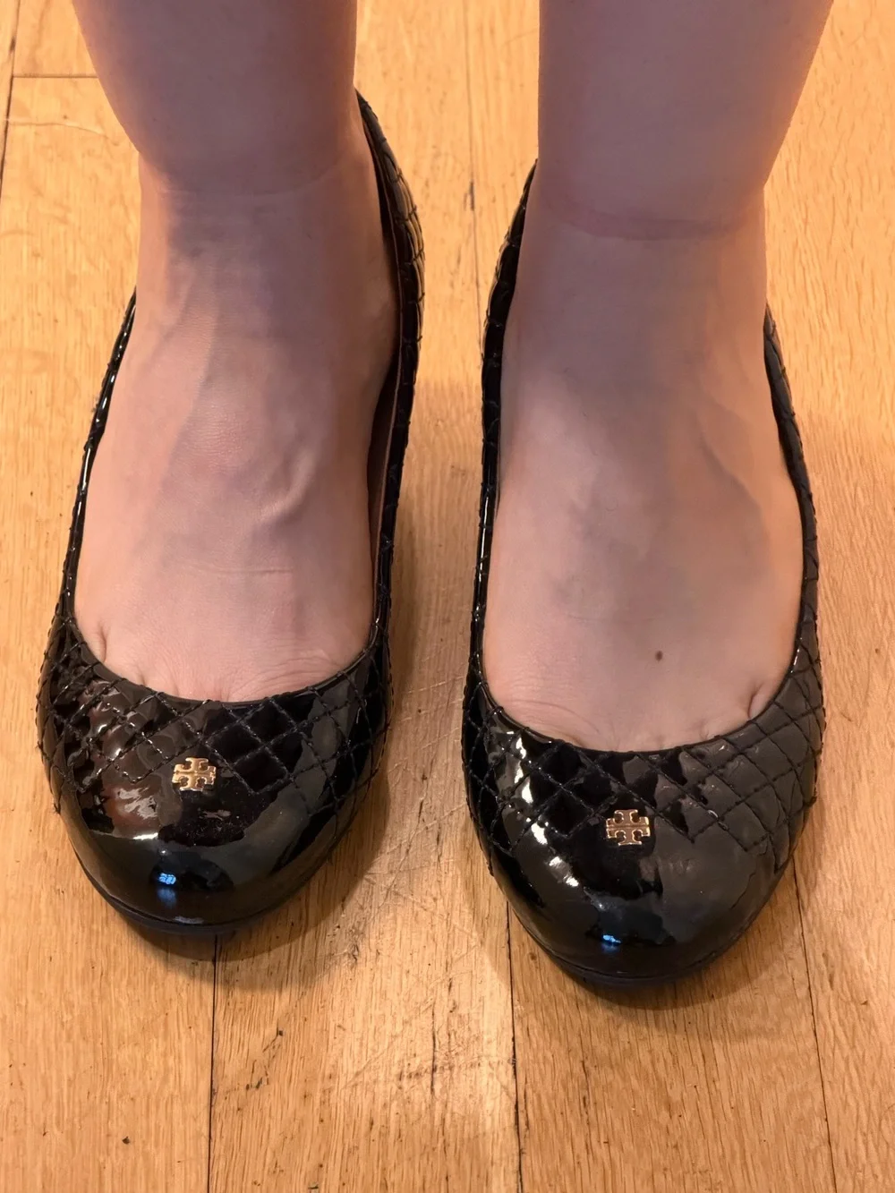 Tory Burch Black Patent Quilted Pumps with Gold Block Heel - Picture 4 of 4